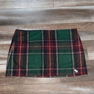 Abercrombie 90’s plaid mini skirt
